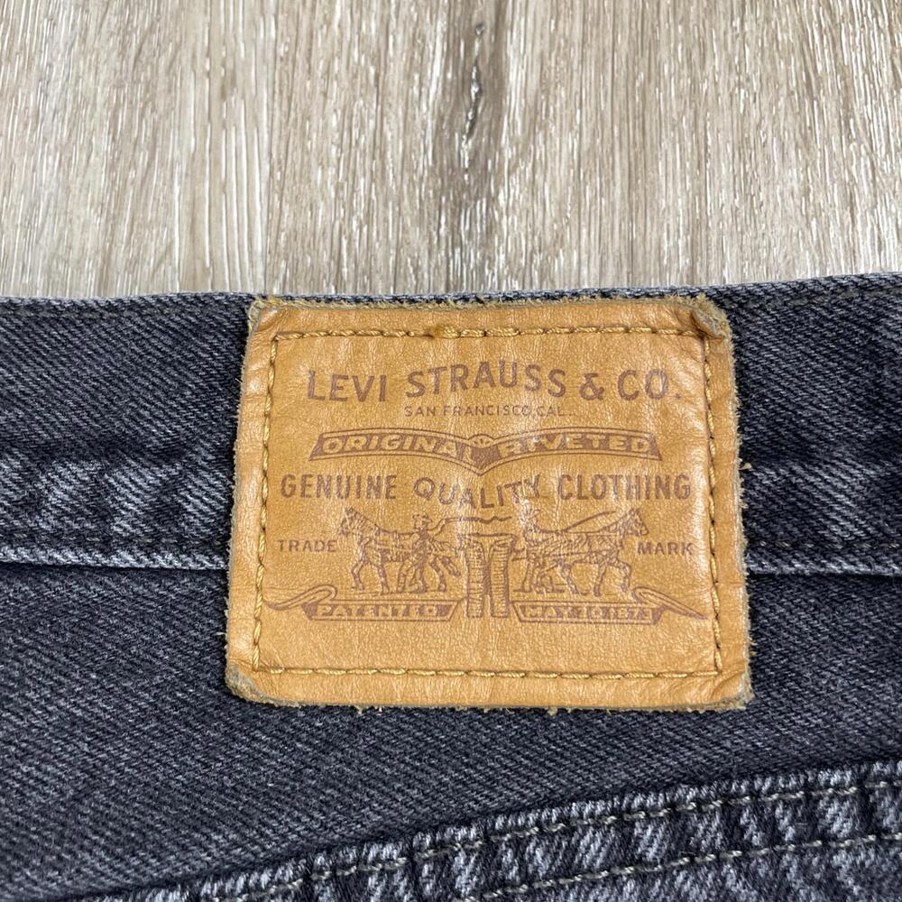 Levi’s Premium Black Denim Skirt W24 Raw Hem Grunge Chain PC9 34963-0027 - Picture 16 of 16